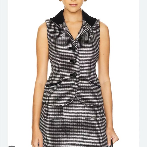 Cara Cara Vora Vest in Check Plaid - Picture 2 of 5